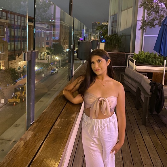 Meet your Posher, Victoria - Picture 2 of 2